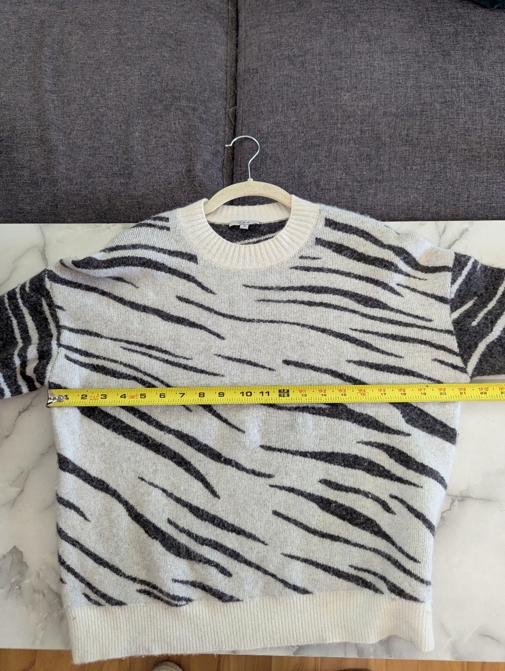Rails Lana Abstract Mixed Abstract Tiger Sweater Crewneck Cashmere White Gray XS - Picture 9 of 11